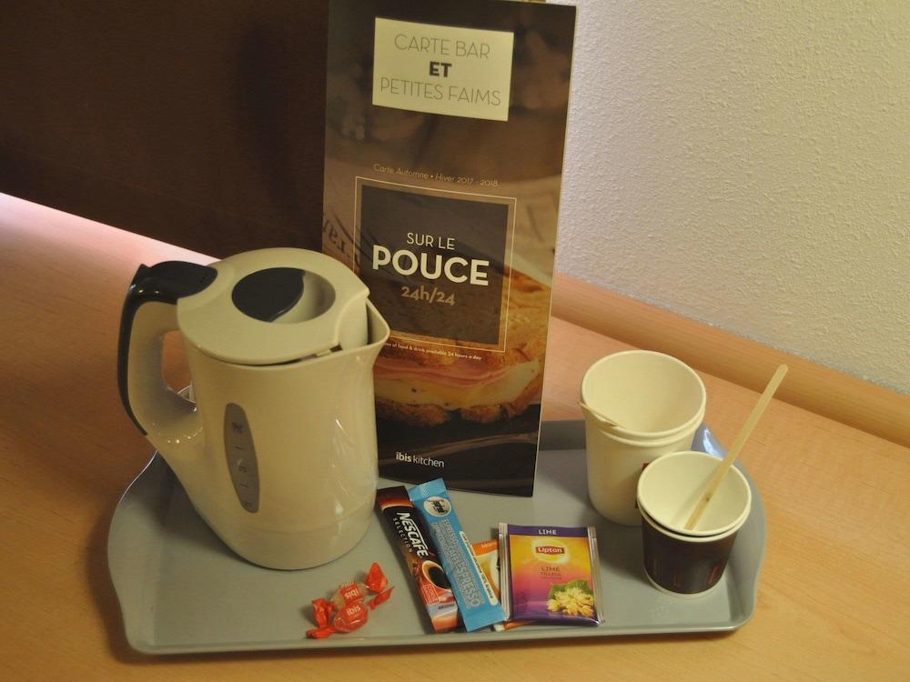 Отель Ibis Martigues Centre Экстерьер фото