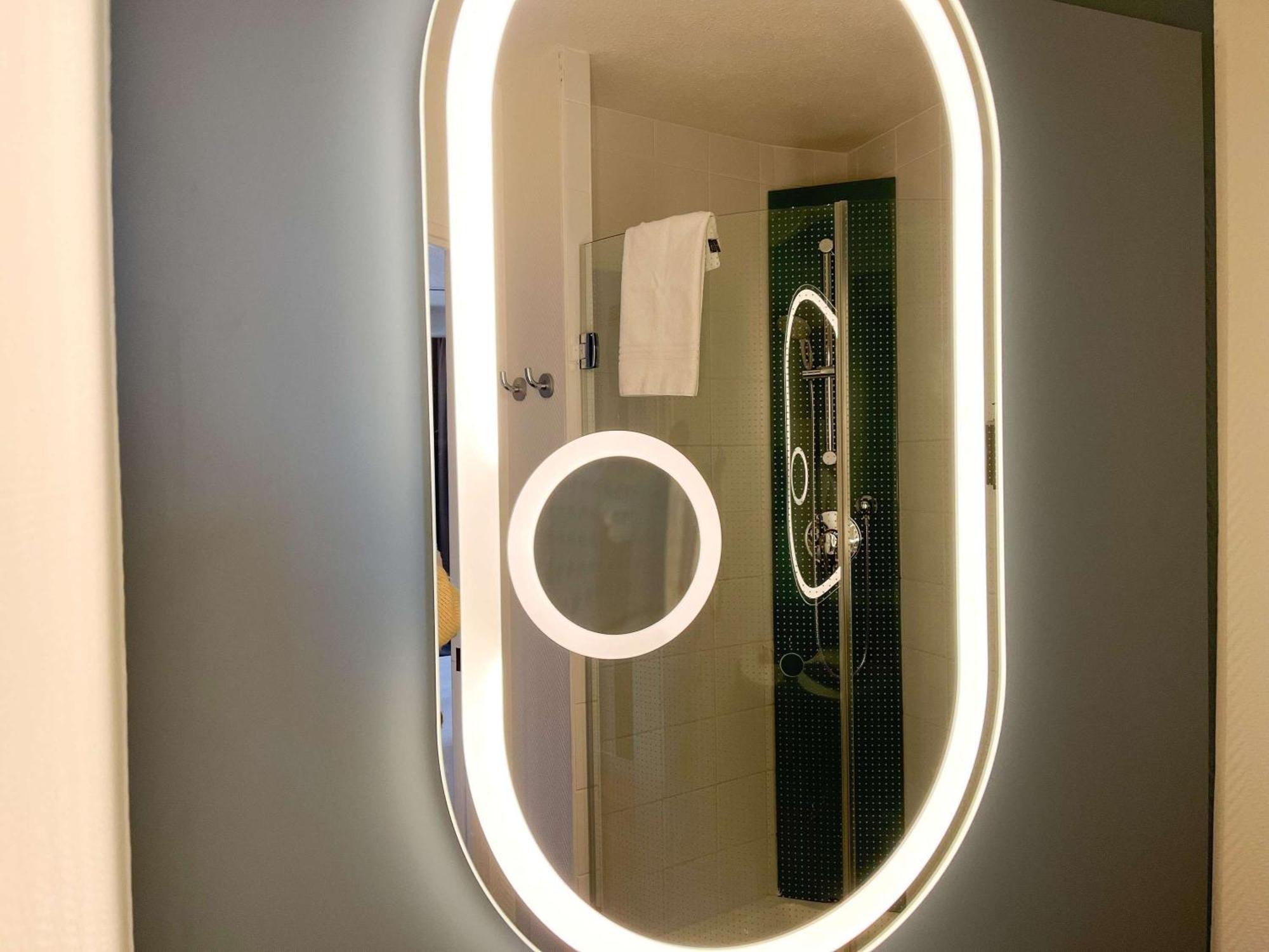 Отель Ibis Martigues Centre Экстерьер фото