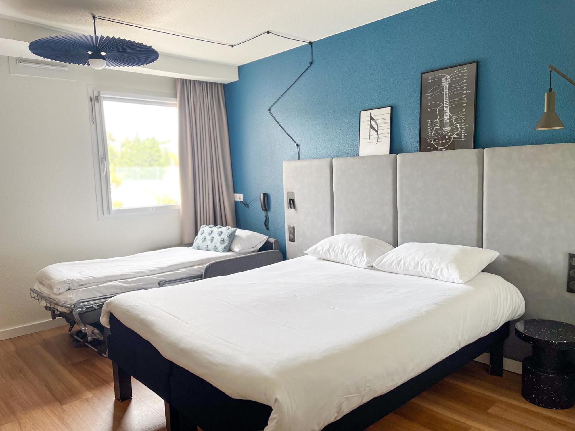 Отель Ibis Martigues Centre Экстерьер фото