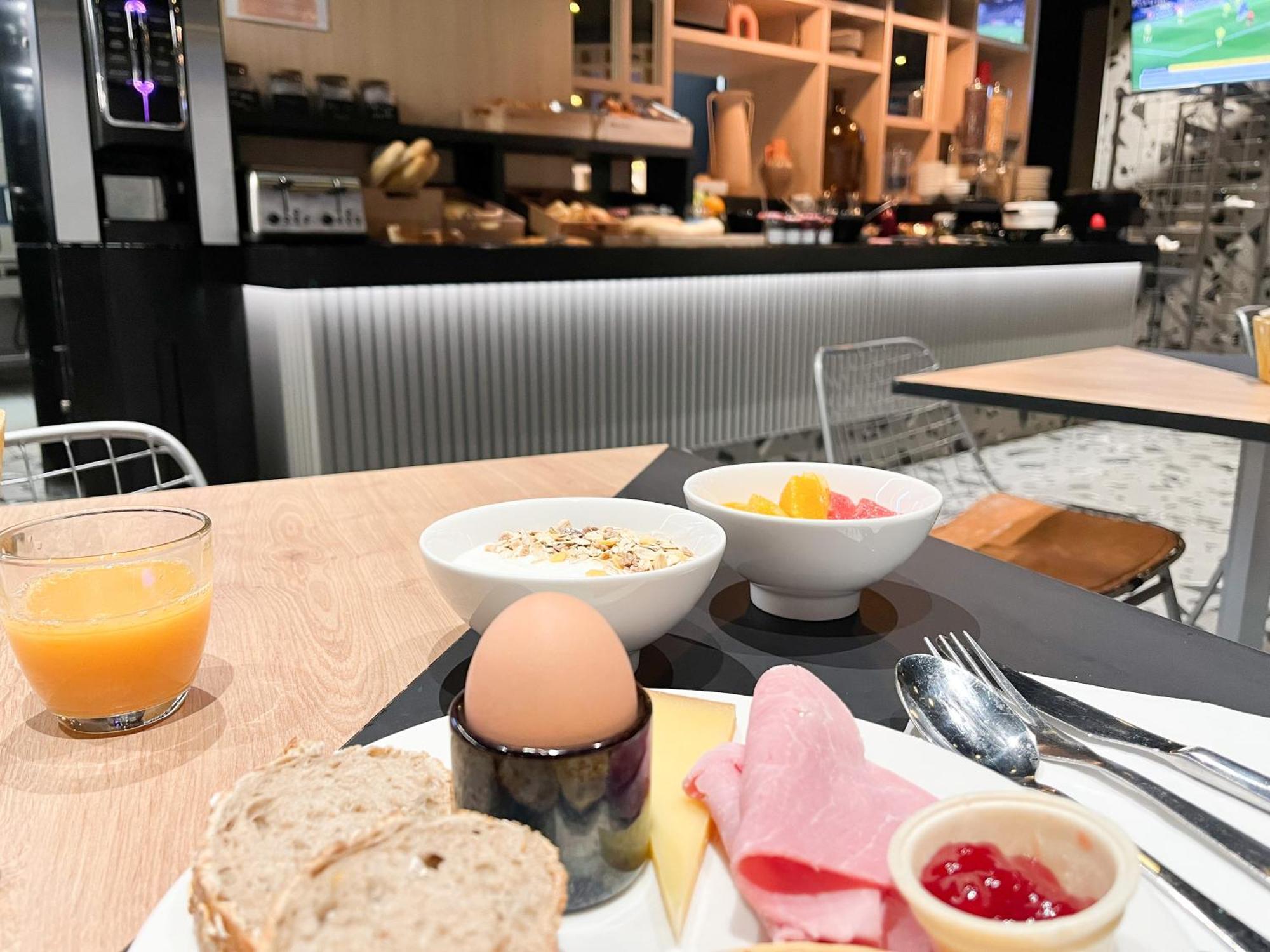 Отель Ibis Martigues Centre Экстерьер фото