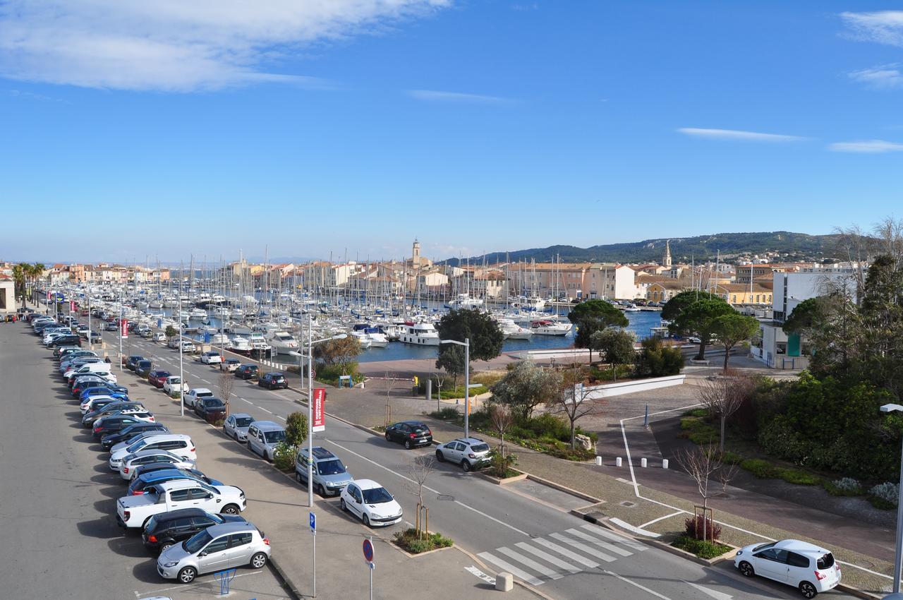 Отель Ibis Martigues Centre Экстерьер фото