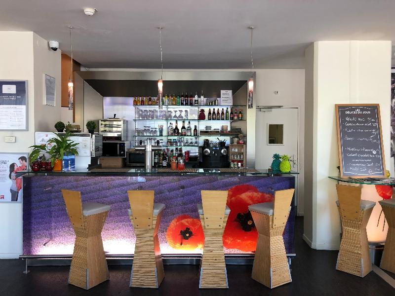 Отель Ibis Martigues Centre Экстерьер фото